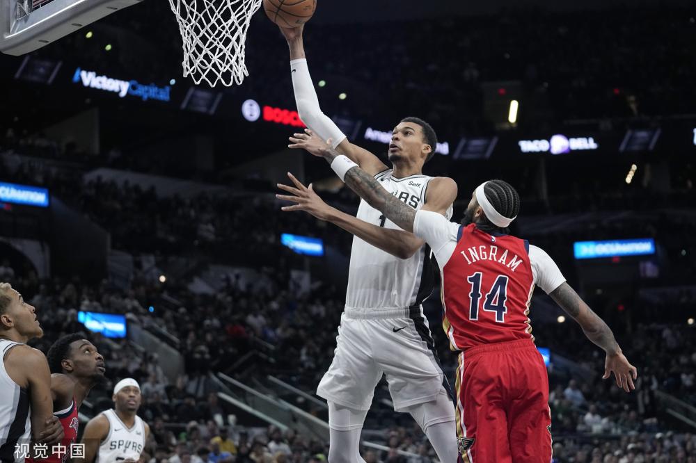 伺机通过快 伺机通过快